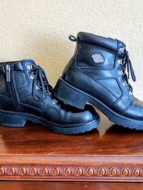 Harley-Davidson Black Lace-Up Moto Ankle Boots with Side Zips. Women's size 9